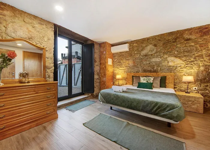 Com Olhar A Montanha Vila