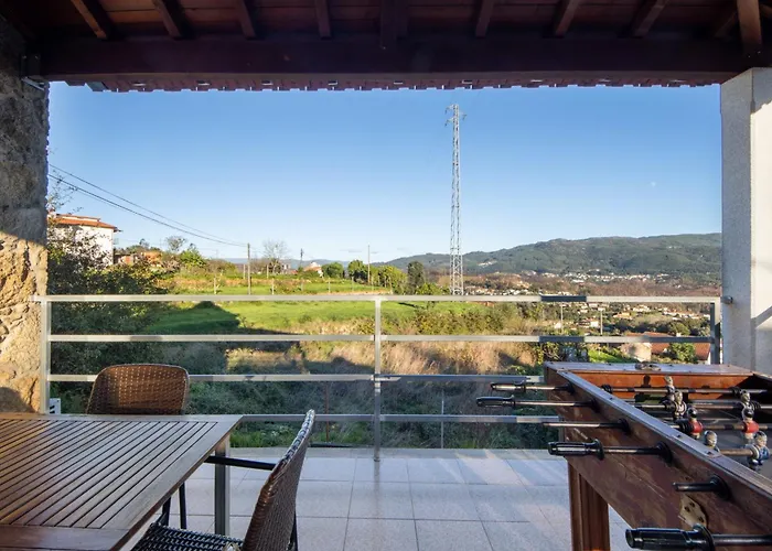 Com Olhar A Montanha Vila