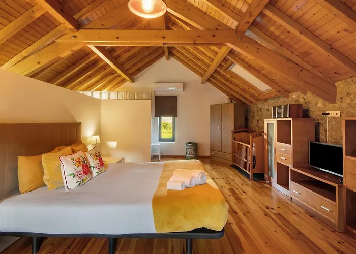 Com Olhar A Montanha Vila